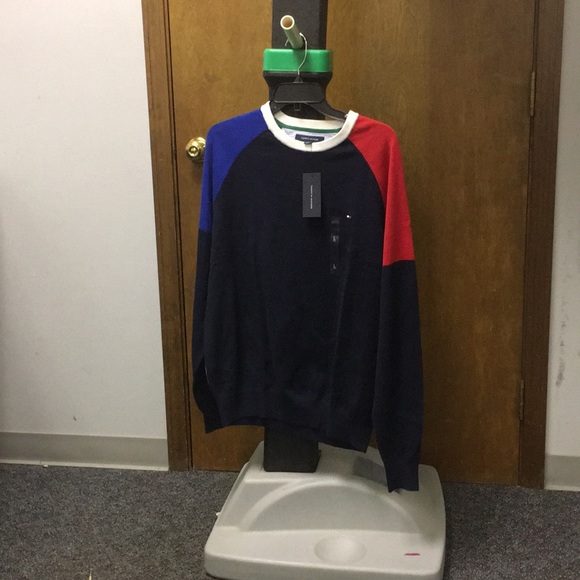 Tommy Hilfiger Other - Tommy Hilfiger men’s large sweater